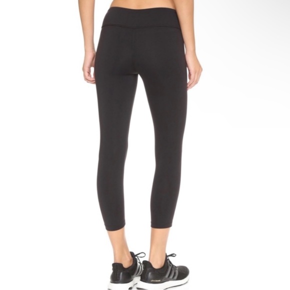 Splits59 Black Highlight Performance Cropped Capri Faux Leather Leggings Size M - Picture 3 of 12